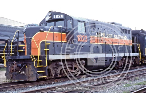 ORIGINAL KODACHROME CAPE COD RAILROAD GP9 # 1823 HYANNIS, MA 1994
