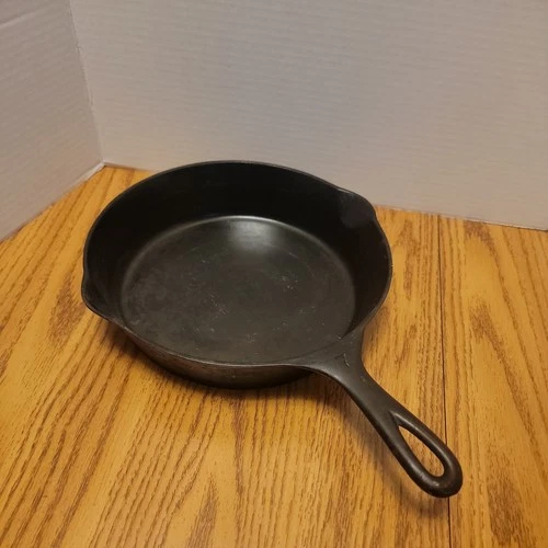 Vintage Wagner Ware Sydney -O- (#7) 057 In Good Condition