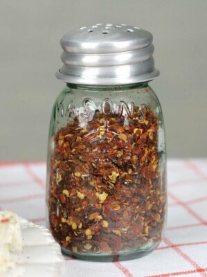 Mini Mason Jar Crushed Red Pepper Spice Shaker Embossed Glass 4.25'' High Kitchen