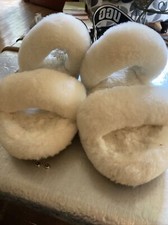 Ugg slipper/shoe White Size 6