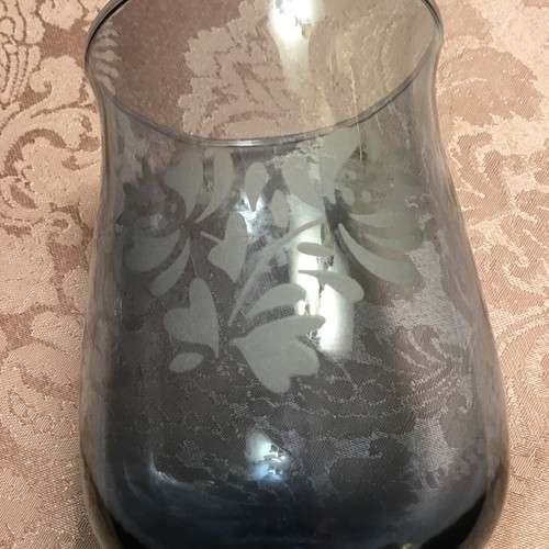 Retired Pfaltzgraff Yorktowne Blue Etched Water Wine Goblet 6.75” - Picture 2 of 3
