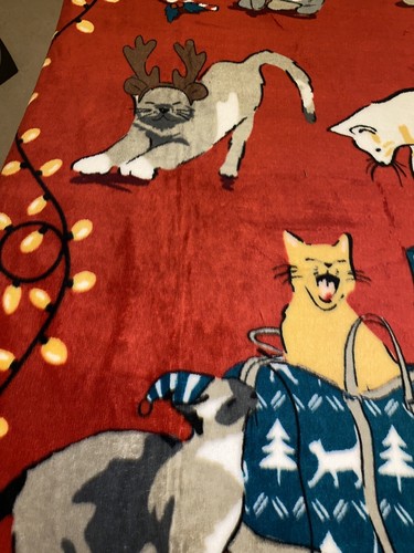 NWT Vera Bradley Throw Blanket in Holiday Cats - Picture 3 of 6