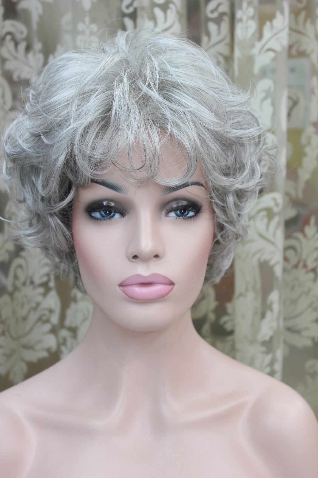 Frodio Marks Second Anniversary With 1,000-Wig Giveaway