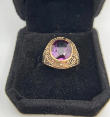 Vintage 10K Yel Gold Class Ring 1970 w Amethyst-purple stone - Image 1 of 4