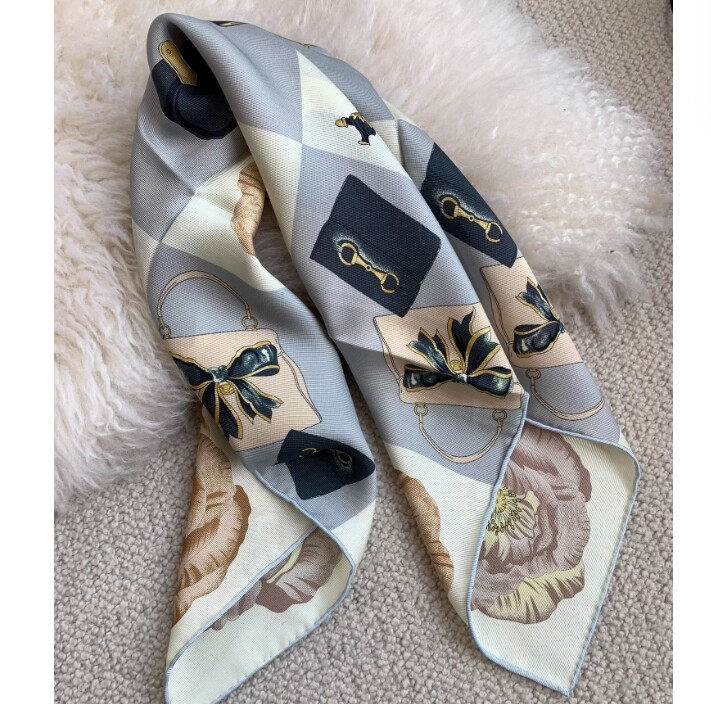 New Quality 23 Momme Silk Square Two Face Print Hand Rolled Edges Scarf 65cm;