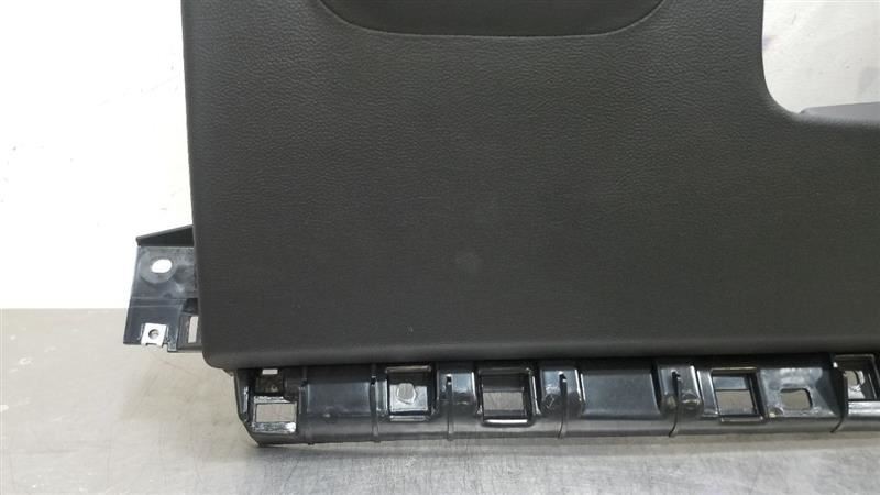 19 2019 MASERATI LEVANTE OEM DRIVER LEFT LOWER KNEE BOLSTER 0670061992