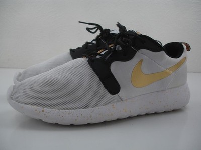 nike roshe run gold trophy