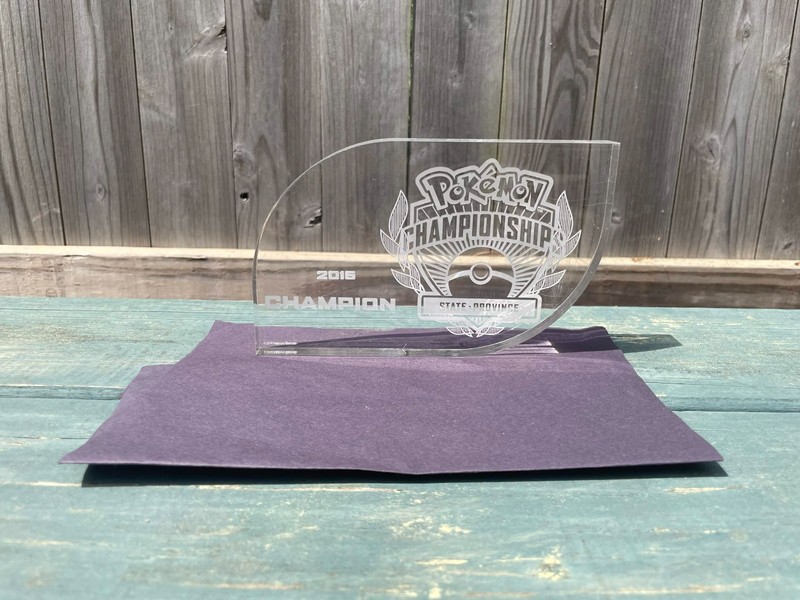 2015 Pokemon States Championships Champion Glass Trophy Prize Plaque