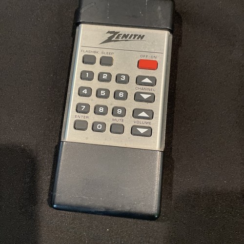Zenith Space Command CRT TV SD1315W 13" w/ Remotes Color Retro Gaming Wood Grain - Picture 4 of 15