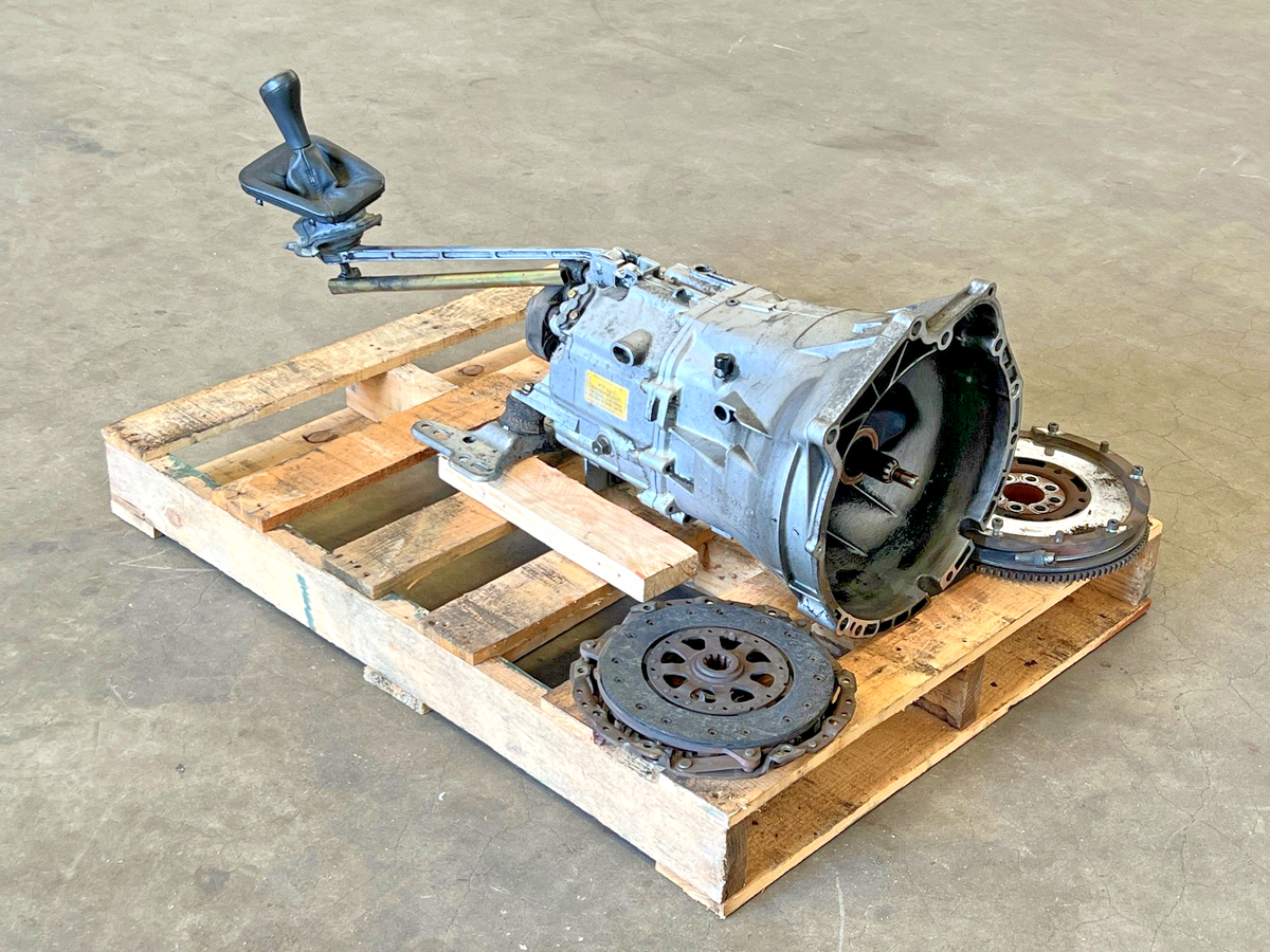 ⭐1999-2001 BMW Z3 2.5L RWD MANUAL TRANSMISSION CASE CARRIER 156K