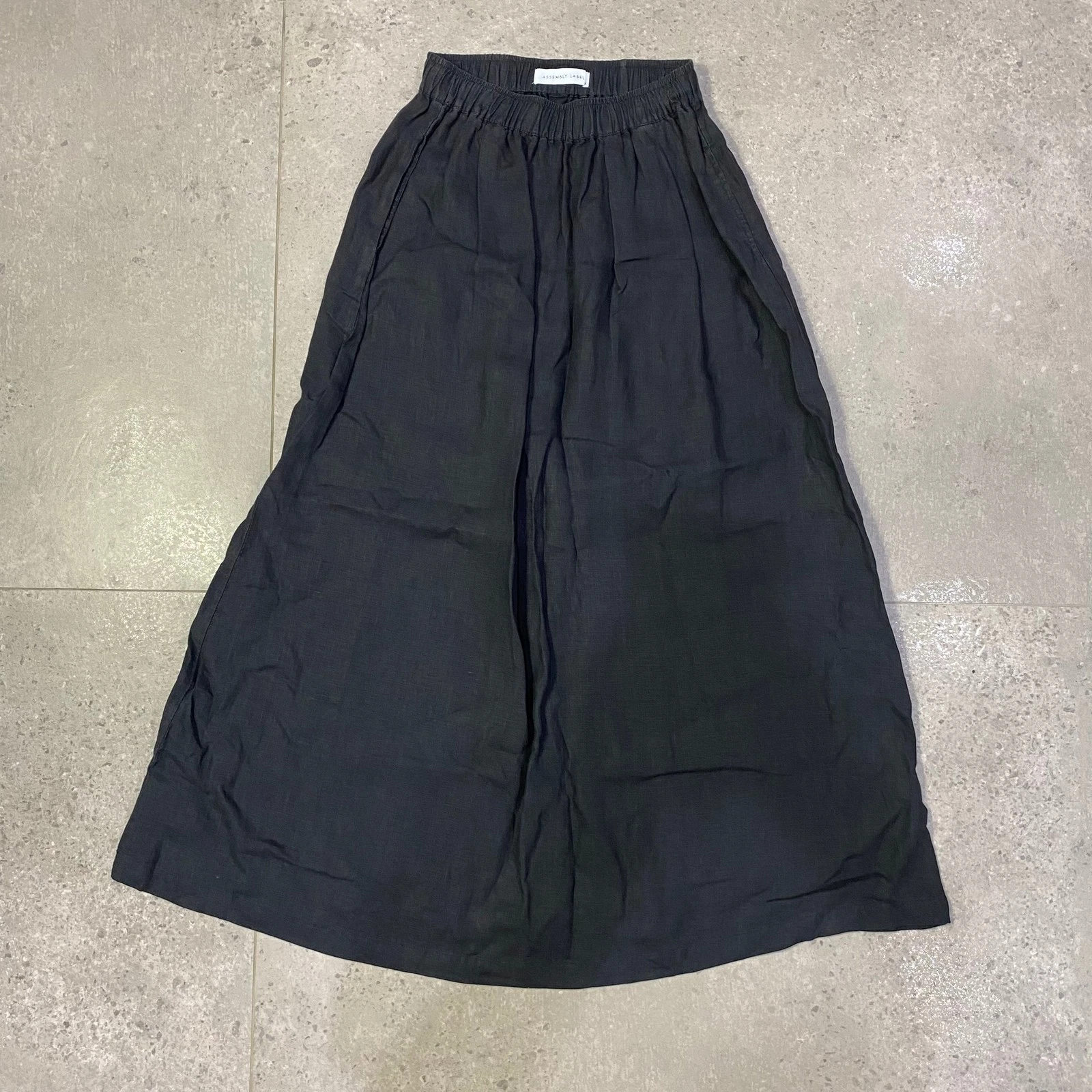 Assembly Label Women's A-Line Skirt Size 6 Black Linen Elastic Waist