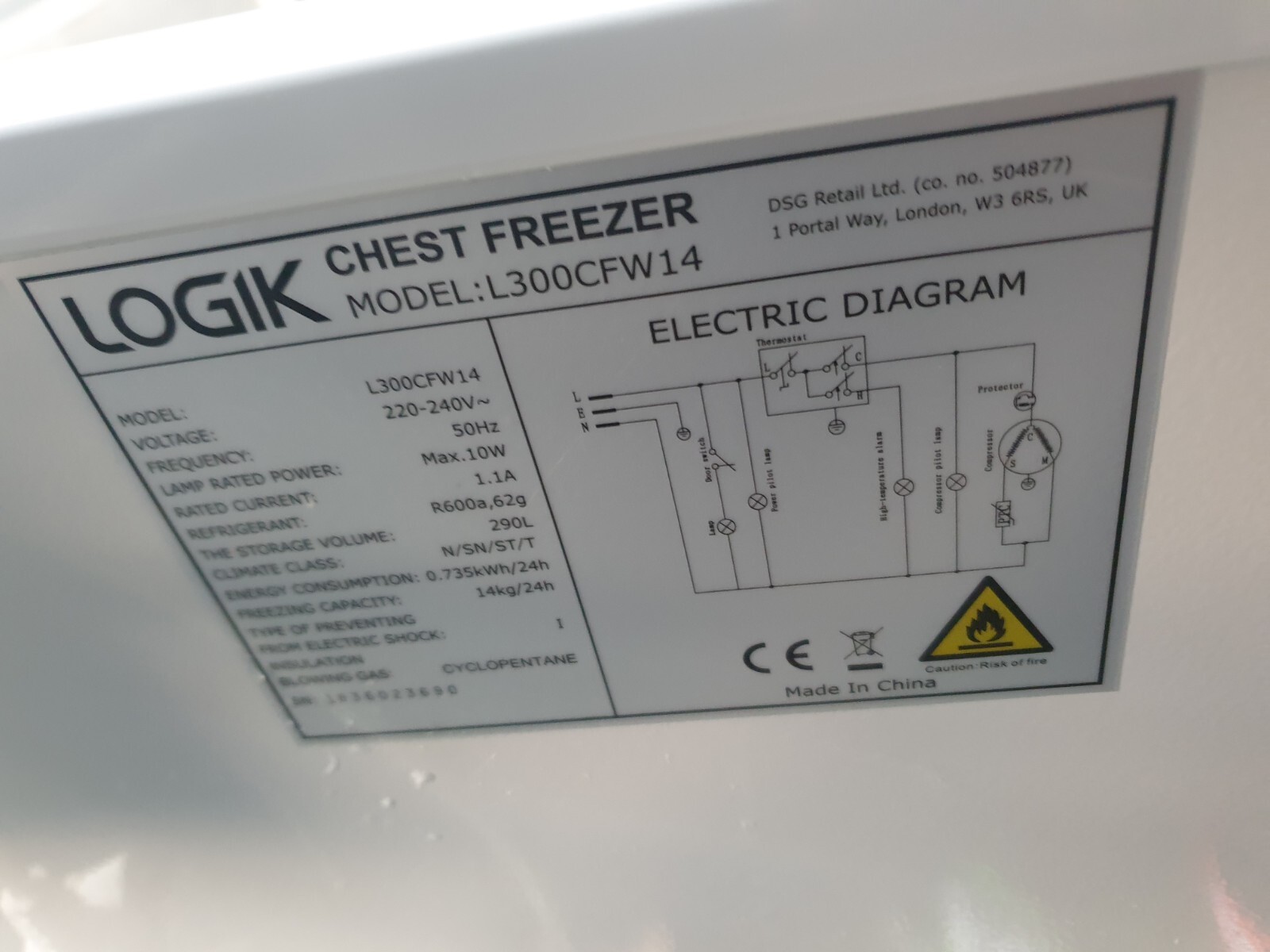 Logik L300CFW14 Chest Freezer, Super Clean.112cmx84x67(wxhxd). Delivery