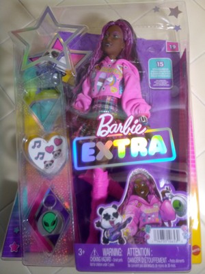 2022 Barbie  Extra Doll #19 w/Crystal Head Sculpt & Magenta Streaks #HKP93 NIB