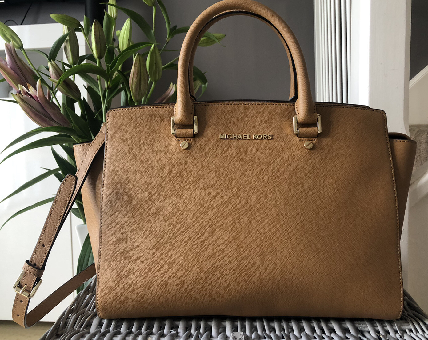 michael kors selma gold