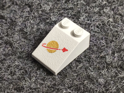 Lego 3298p90 Schrägstein weiß 3x2 bedruckt Classic Space Logo - B-Qualität - T1