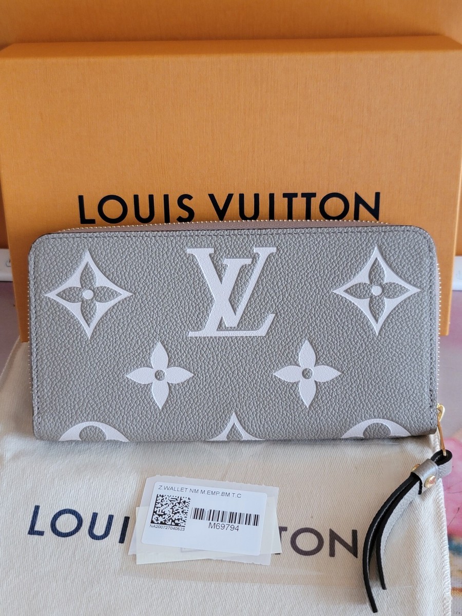 LOUIS VUITTON GIANT MONOGRAM LARGE WALLET EMPREINTE GRAY CREAM - Main Image
