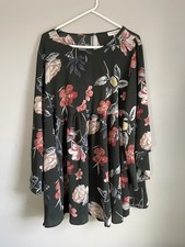 Umgee Womenâs Empire Waist Dress Green Floral Print Size 1XL Boho Bell Sleeve