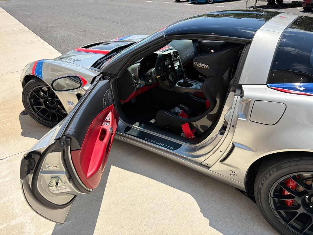 2005 Silver Chevrolet Corvette   | C6 Corvette Photo 8