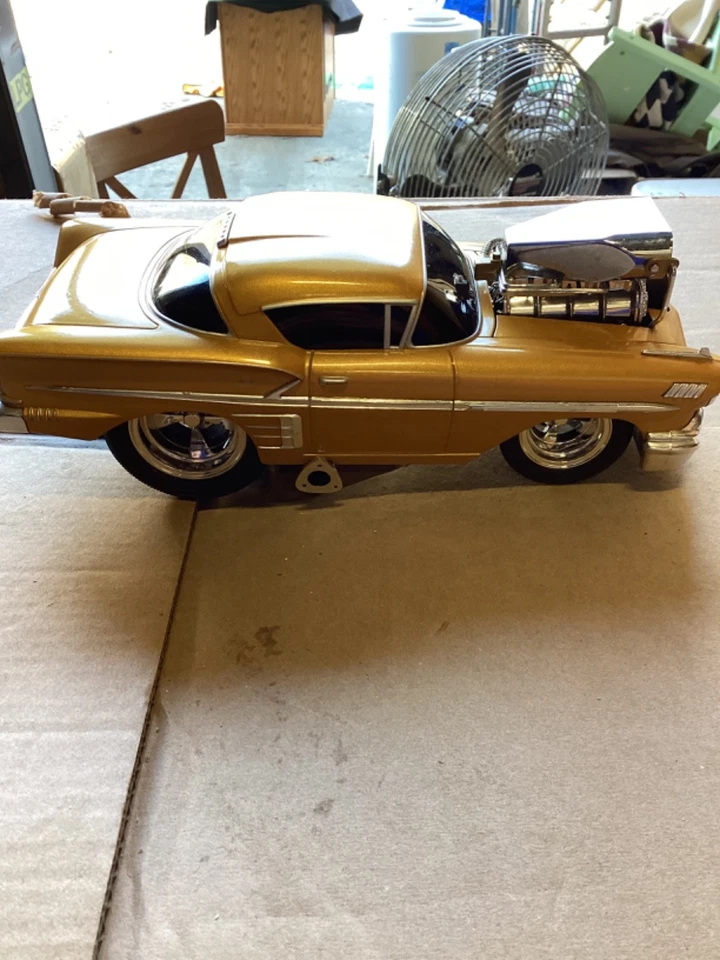 MUSCLE MACHINES 1/18 GOLD BLOWN 1958 CHEVY IMPALA HOT ROD NO BOX - Image 3 of 4