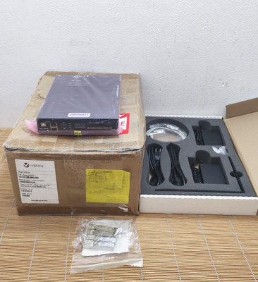 Neu Cisco Vedge-1000-AC-K9 VEdge-1000 AC router base chassis 8x1GE ports New Box