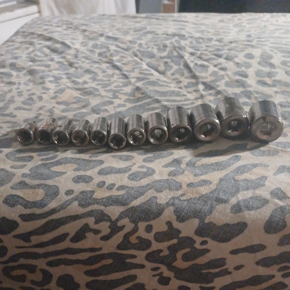 Craftsman USA 12 PC 1/4" 6 PT Metric G2 Socket 4-14MM Incl. 5.5 MM 826 - Image 2 of 3