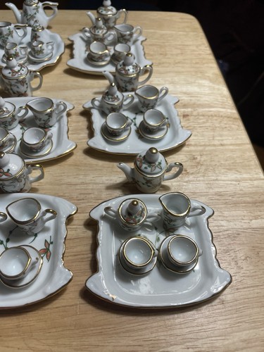 Child’s Miniature Tea Set Porcelain Lot of 15 With 10 Pieces In Each Lot - Imagen 5 de 13