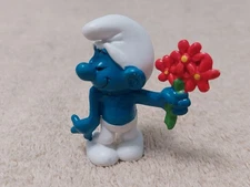 Vintage Peyo Schleich Smurfs Figurine Smurf with Flowers LOVER 20044