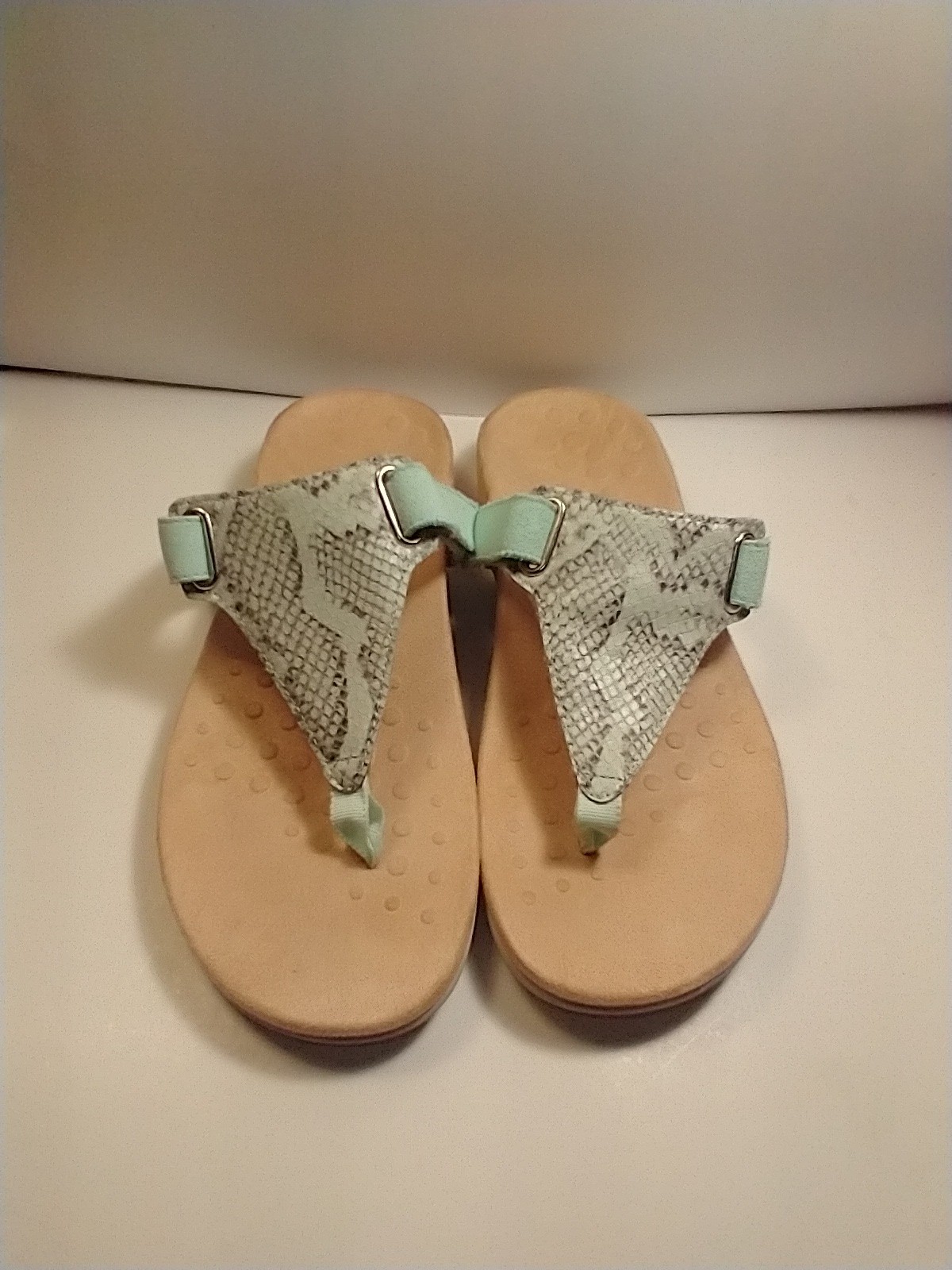 Vionic Wanda T Strap Flip Flop Adjustable Sandals… - image 3