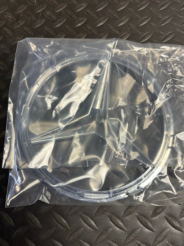 Genuine Mercedes-Benz Grille Emblem - 207-817-00-16 - Fits MBZ C300 & Others - Bild 2 von 4