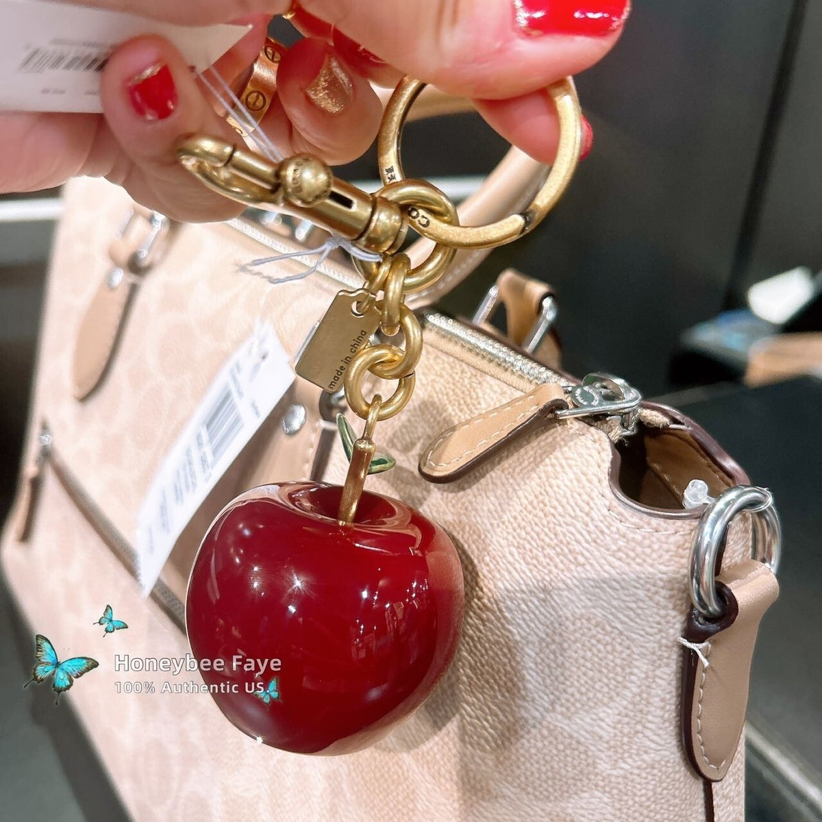 COACH アップル型キーホルダー COACH コーチ キーホルダー レジン アップル リンゴ モチーフ