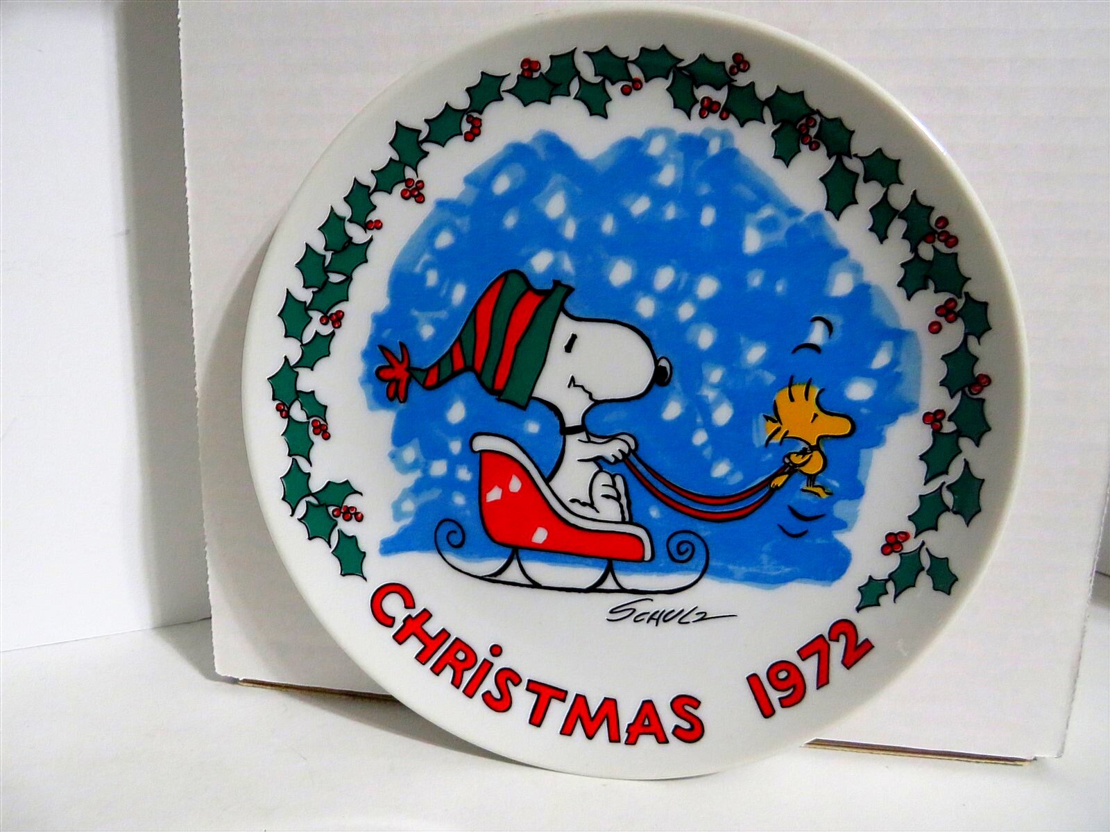 Vintage 1972 Schmid Snoopy Peanuts Charlie Brown Porcelain Christmas Plate