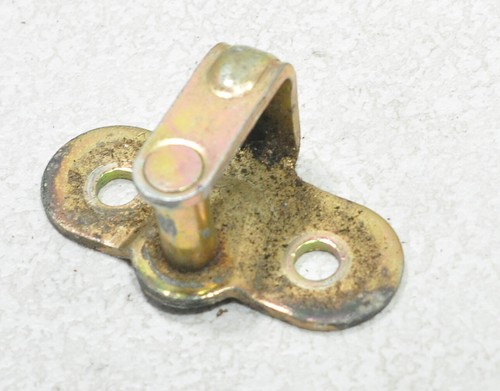 VW Gol 3 III 1H1 (91-97) Fang Haken Schliess Keil Heckklappe #38887-B236