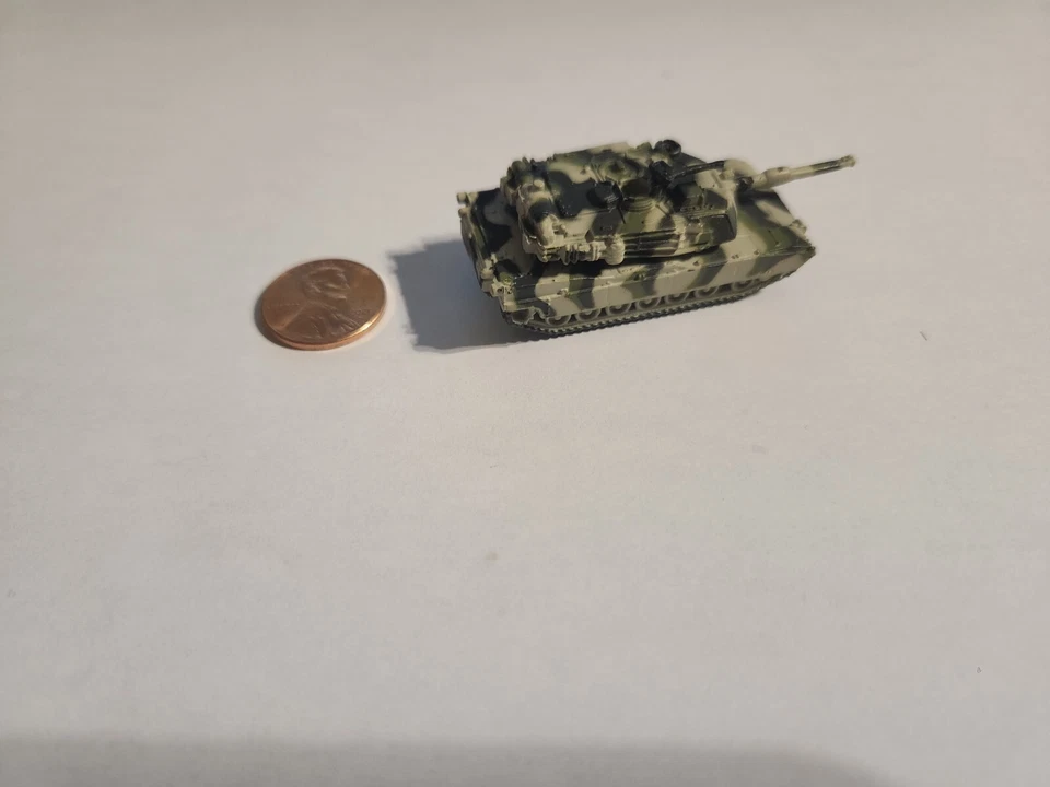 Micro Machines MILITARY M1A1 Abrams Tank Light and Dark Green Red Star Symbol - Image 2 of 4