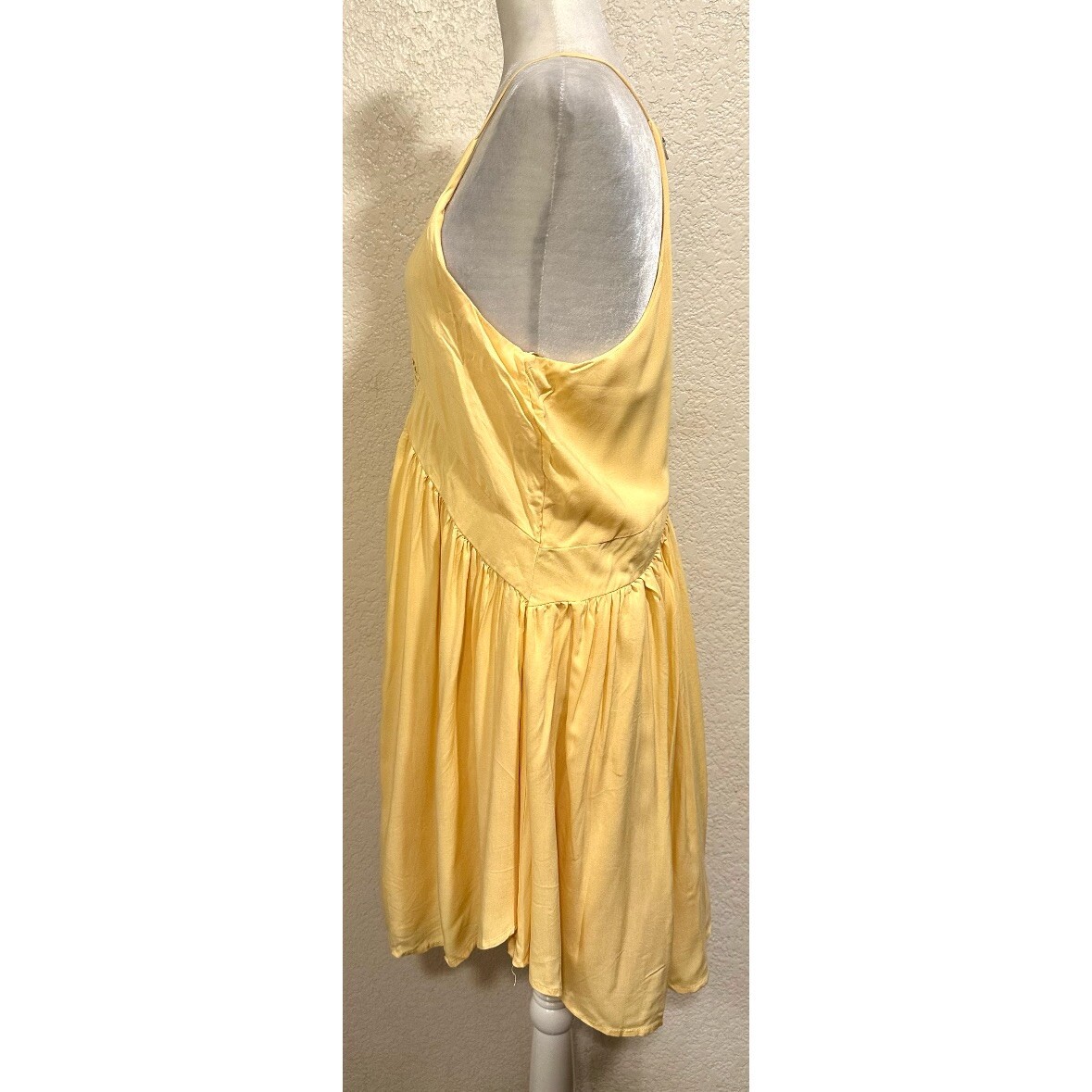 Romeo + Juliet Couture Yellow Golden Halter Strap Dress Womens M NWT | eBay