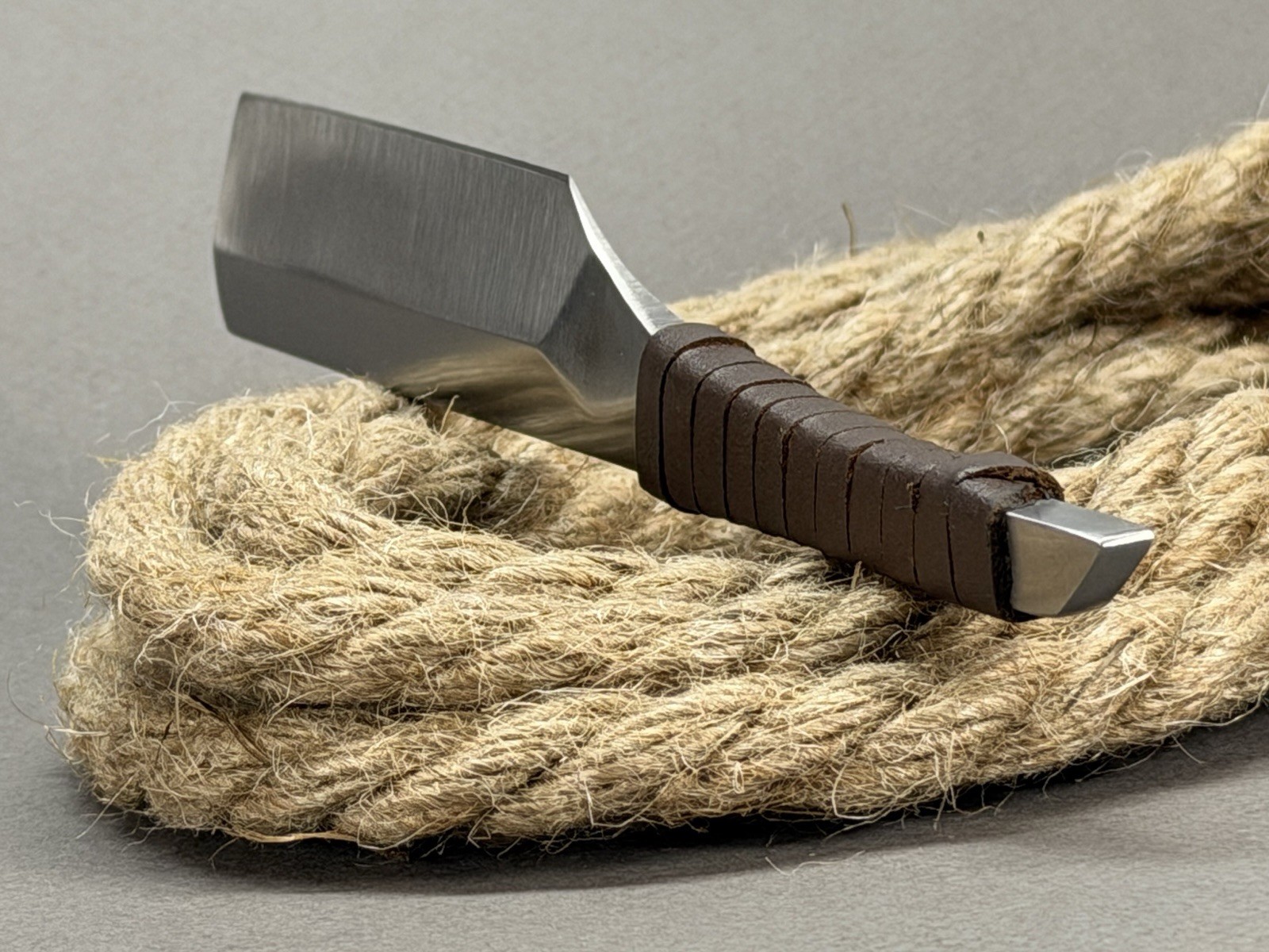 Handmade Kamisori Style Straight Razor-Knife-One Piece-Leather cover-gift