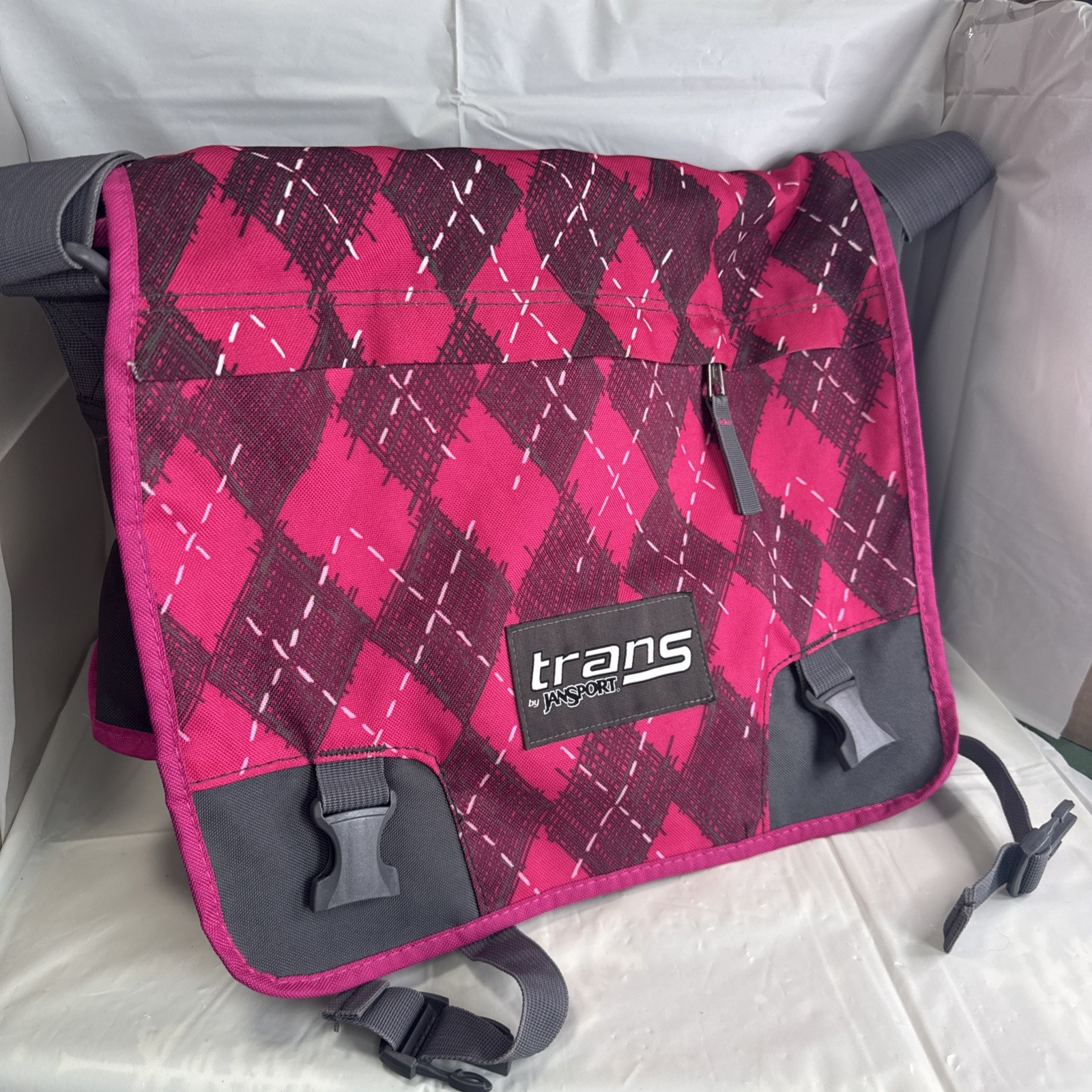 Trans By Jansport Messenger Bag Laptop Case Pink Gray Argyle