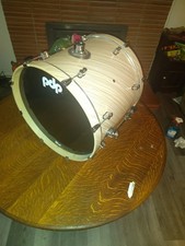 PDP by DW Concept Maple 22" x 18" Kick Drum - Twisted Ivory - BLEMISH