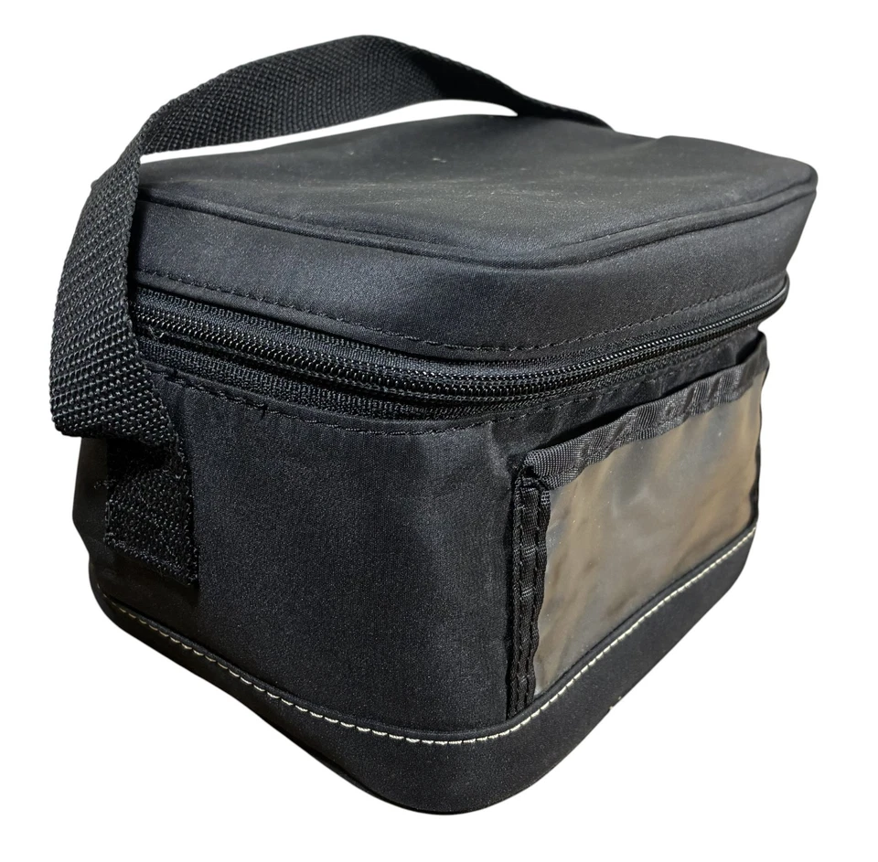 Enfriador de biberón aislado Medela negro con cierre de cremallera Foto 2 de 4