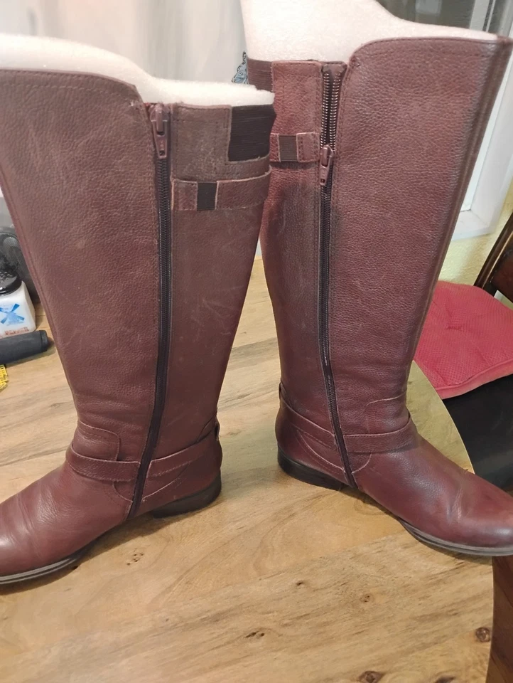 Botas Joan Wine Naturalizer para mujer. Apenas Usado.Talla 7.5 Med. Foto 2 de 4