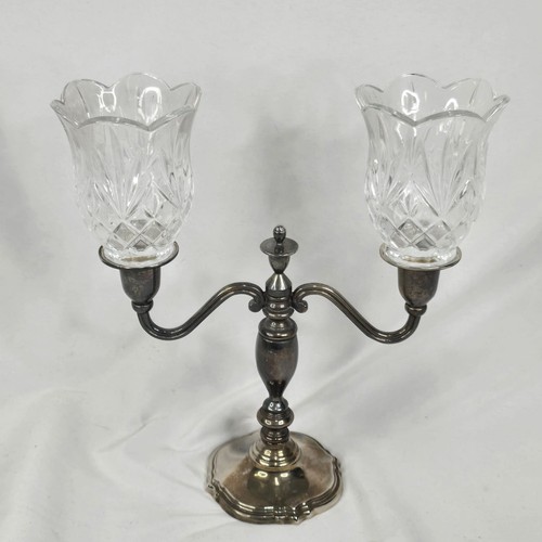 Lámpara de huracán vintage plateada de dos luces vela algo de cera nota del uso - Imagen 2 de 6