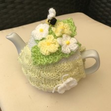HAND KNITTED BASKET WEAVE TEA COSY FLOWERS BUTTERFLY SMALL POT Lemon   Freepost