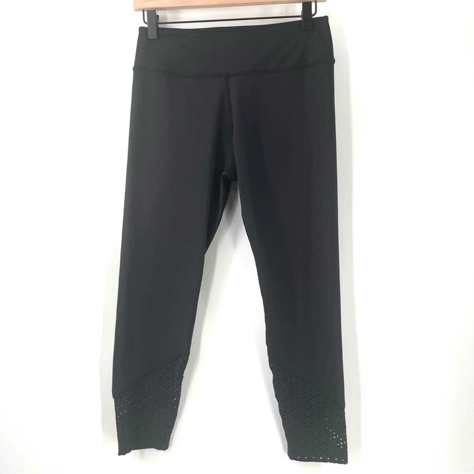 beyond-yoga perfect angles laser cut crop athletic gym leggings