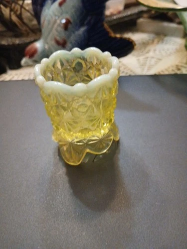 1930’s Fenton Chartreuse Uranium Vaseline Opalescent Ruffles Toothpick Holder￼