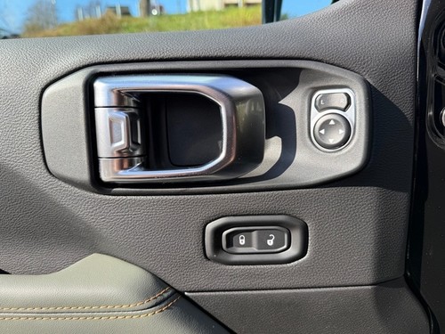2026 Jeep Gladiator MOJAVE X 4X4 - Picture 16 of 34