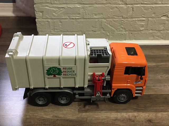 bruder green garbage truck