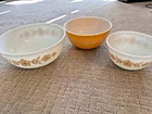Vintage PYREX Butterfly Gold Nesting Mixing Bowls - Set of 3