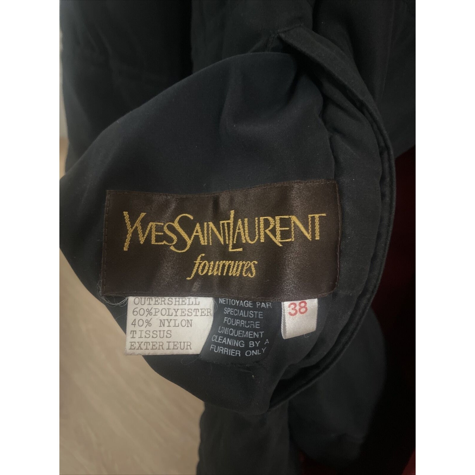 Giacca Yves Saint Laurent Fourrures reversibile nero rosso taglia 38 collo pelliccia