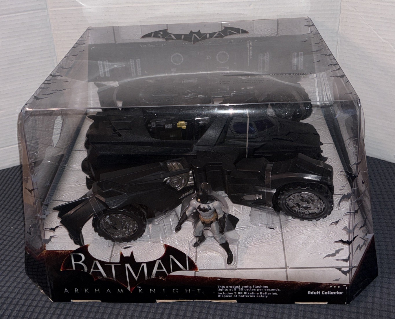 SDCC COMIC CON 2014 MATTEL BATMAN ARKHAM KNIGHT BATMOBILE 3.75”  EXCLUSIVE RARE