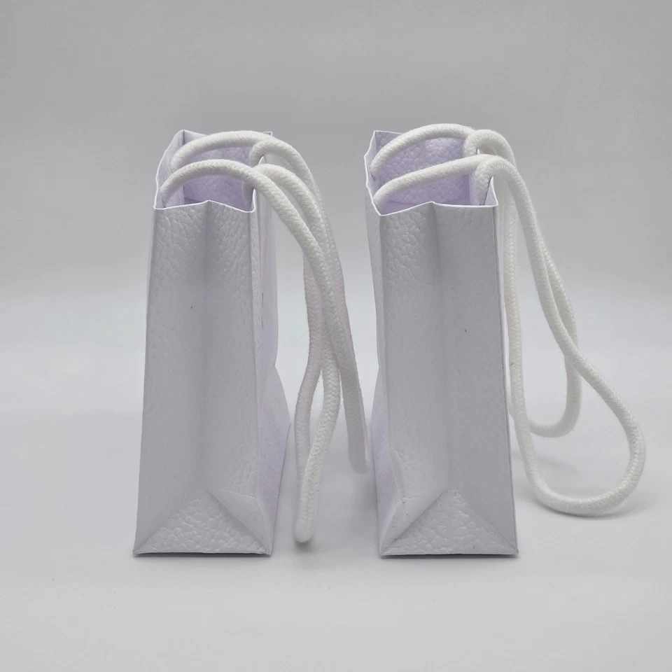 Лот из 2 маленький классический DIOR белый текстурированный бумаги подарок сумка новый 5 x 5 x 2 - Изображение 2 из 4