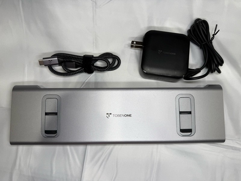 TobenONE USB-C Docking Station Triple/Dual 4K Monitor UDS041W Laptop Dock Stand